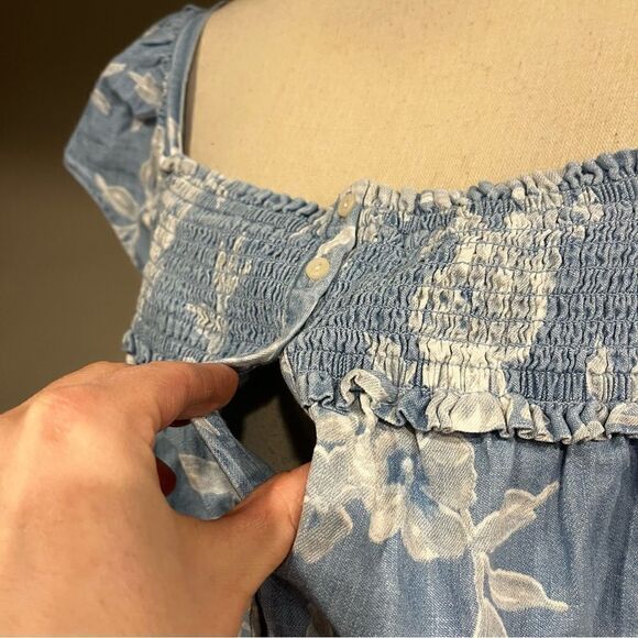 Old Navy Smocked Square Neck Floral Jean Top in Blue NWT - Picture 3 of 11